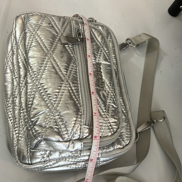 Baggalini Silver Quilted Crossbody Bag/ Fanny Pack - Picture 2 of 5